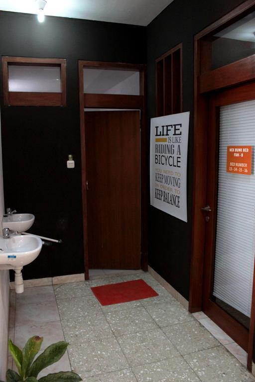 Pinisi Backpacker Hostel Bandung Room photo
