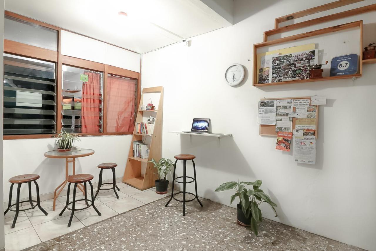 Pinisi Backpacker Hostel Bandung Exterior photo